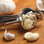 Garlic compress