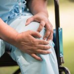 Киста Бейкера коленного сустава: что это за болезнь и как ее лечить